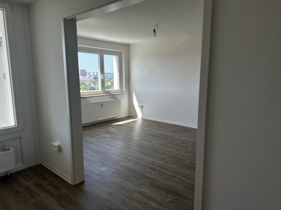 Blick über Hamburg: 3-Zimmer-Wohnung mit Balkon - Foto 1