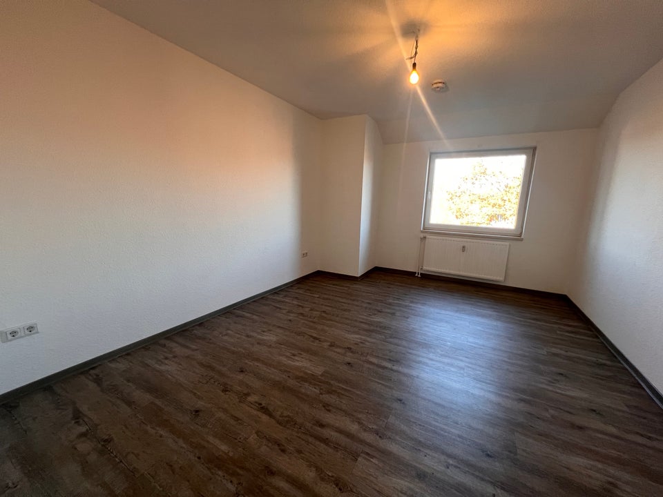 Großzügige, schöne 3-Zimmer-Dachgeschosswohnung! - Foto 3