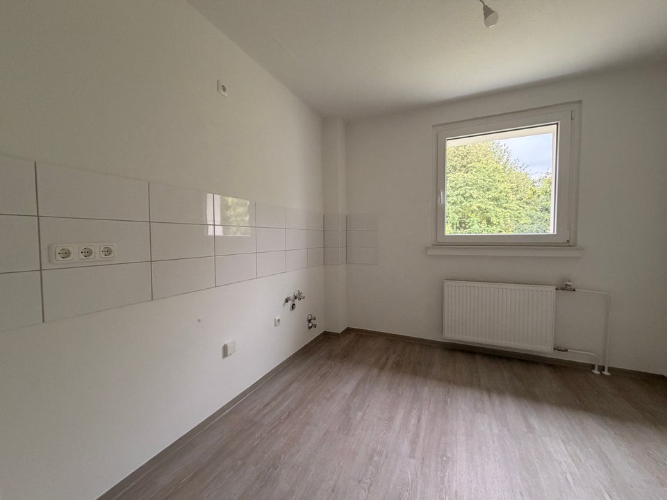 Nette Mieter gesucht: attraktive 3-Raum-Wohnung mit Sonnenbalkon - Photo 3