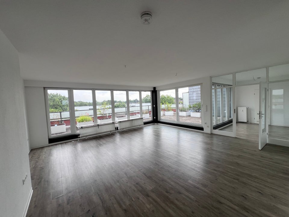 Willkommen Zuhause: ansprechende 3-Zimmer-Penthousewohnung in Anderten - Schleusenviertel - Photo 3