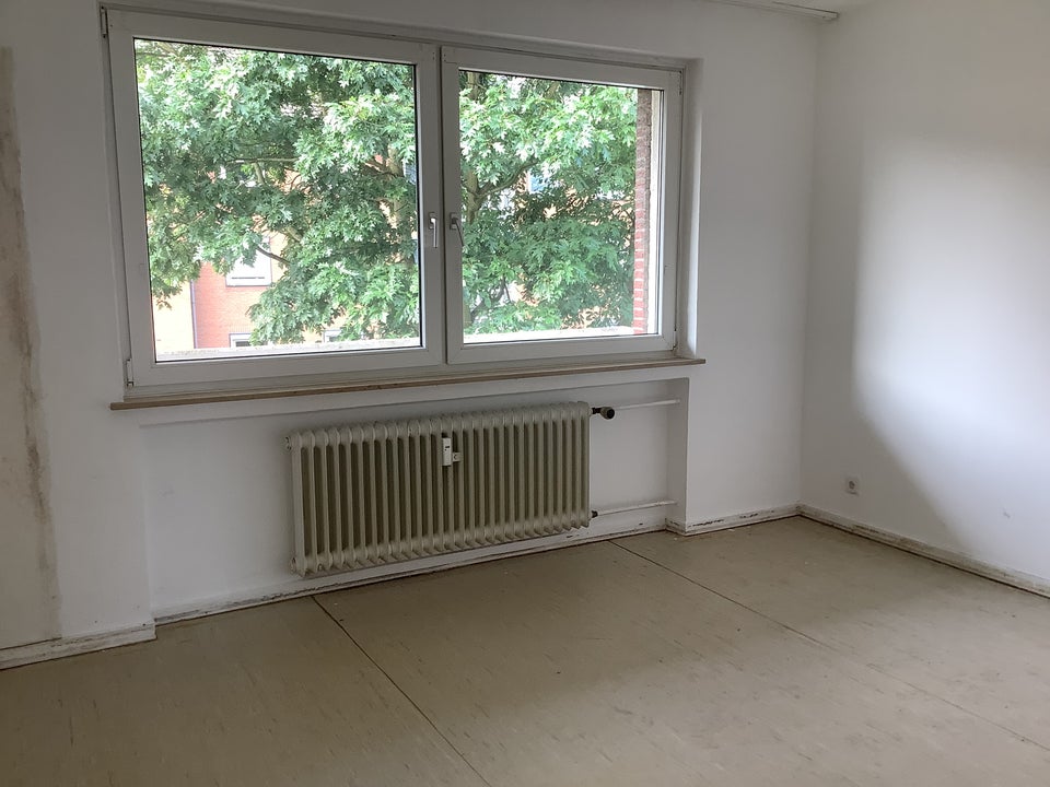 Zentral gelegene 4-Zimmer-Wohnung mit Balkon sucht neue Mieter! - Photo 1