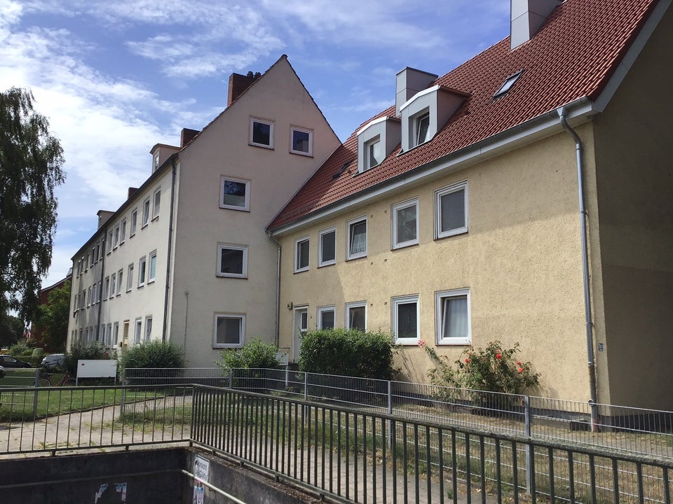 Renovierte 1,5 Zimmer-Dachgeschoss- Single-Wohnung, frei ab sofort! - Photo 3