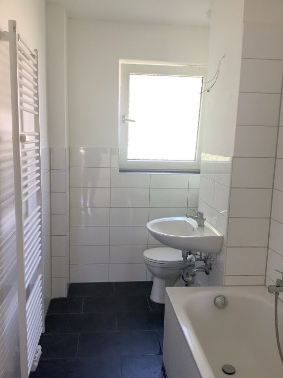Individuelle 3-Zimmer-Wohnung mit Balkon! - Foto 2
