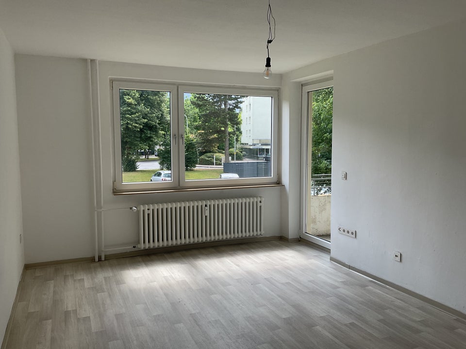 2-Zimmer EG-Wohnung mit Balkon in Bielefeld Sennestadt! - Photo 1