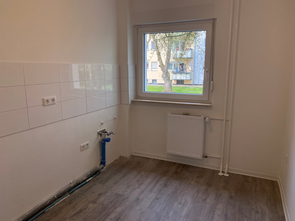 Helle 2,5-Zimmer-Wohnung mit Balkon - Foto 1