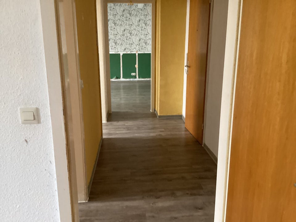 Aufgepasst - Zentral gelegen und frisch renoviert! - Foto 4