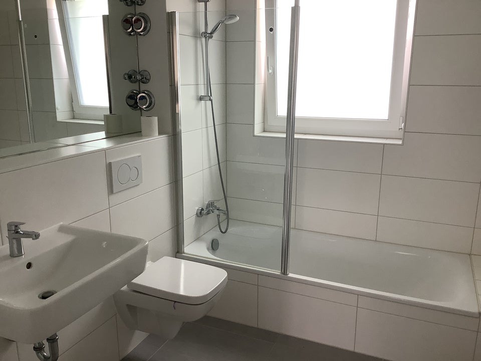2-Zimmer Dachgeschoss mit Terrasse und Einbauküche - Foto 4