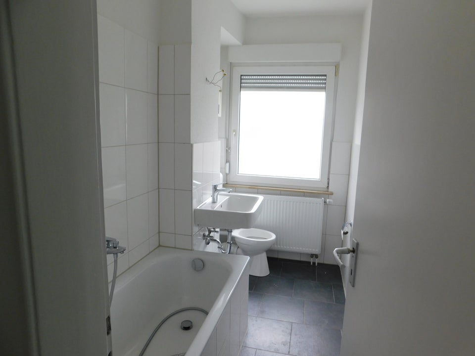 Schöne Wohnung sucht Mieter: 2,5-Zimmer-Wohnung - Foto 1