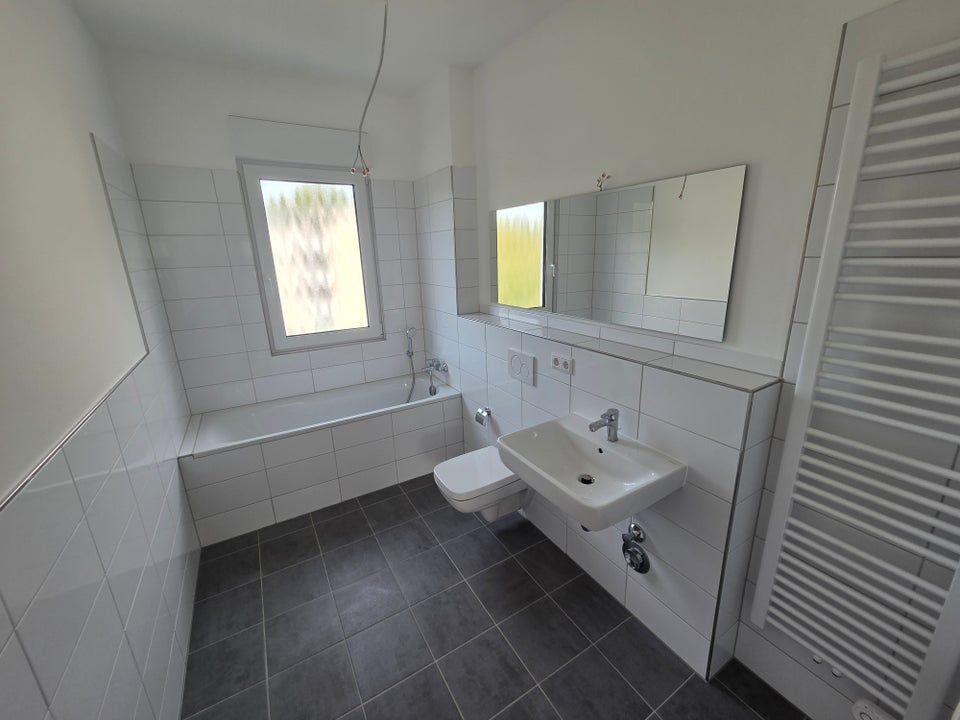 Erstbezug nach Neubau-helle 3-Zimmer-Wohnung! - Photo 4
