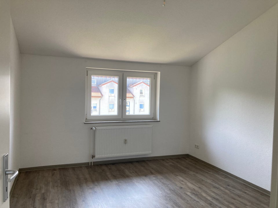 Im Dachgeschoss wohnen, das wird sich lohnen! - Foto 1