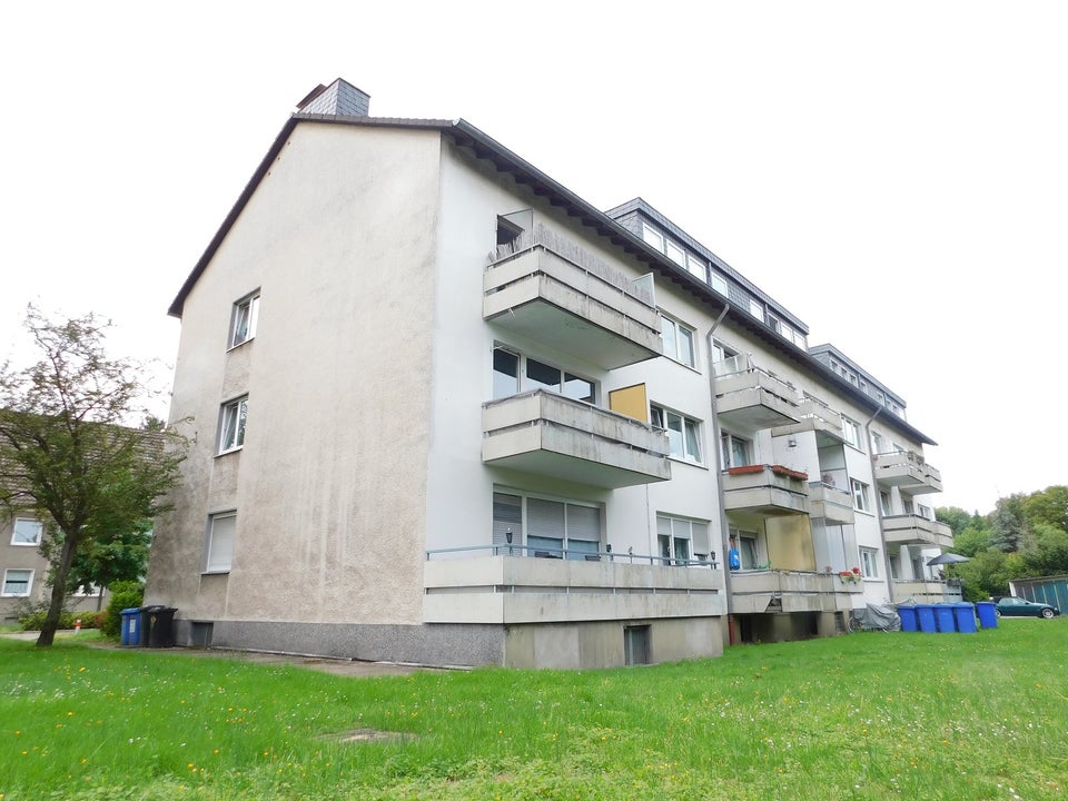 Frisch renovierte 2-Zi.-Whg. mit neuem Bad und neuem Boden - Photo 2