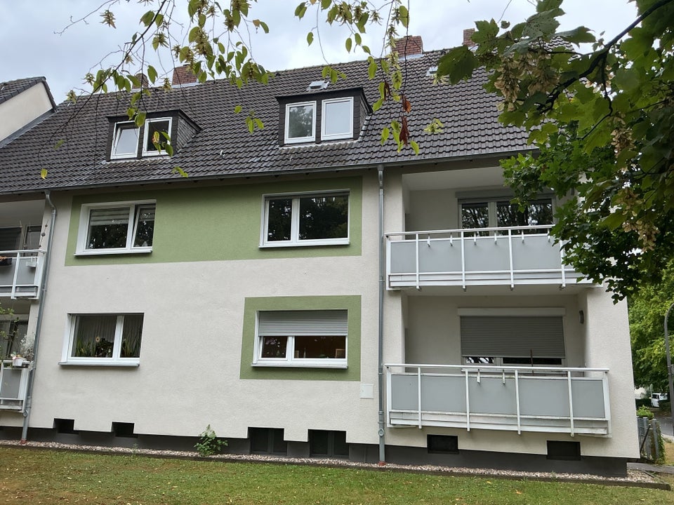 Geräumige 3-Zimmer-Wohnung im DG (ohne Balkon) - Foto 1