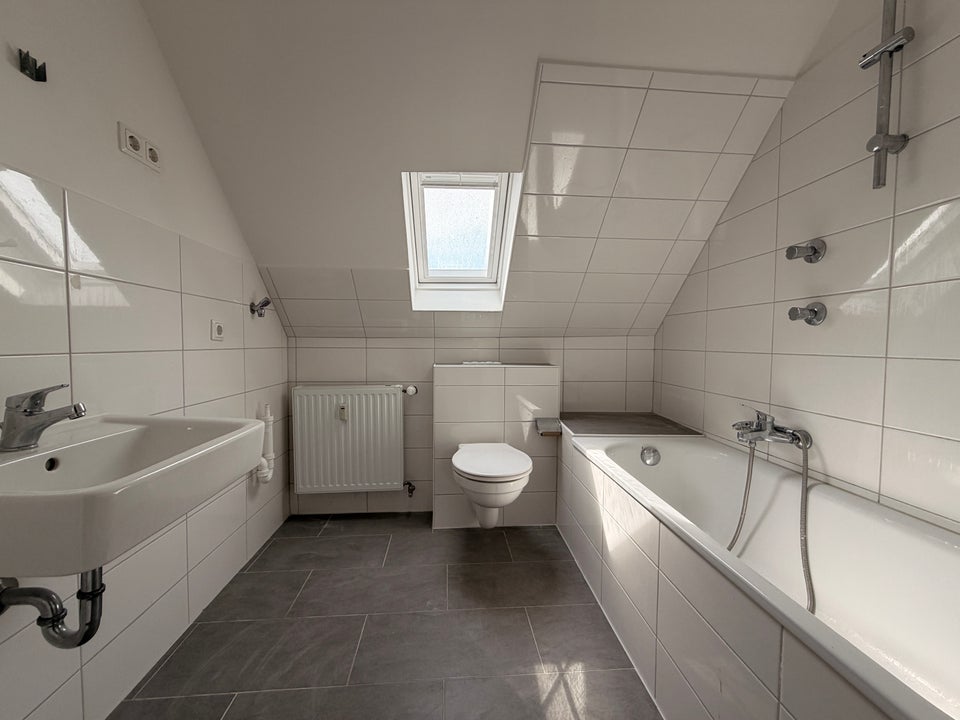 Schicke kleine DG-Wohnung - Photo 3