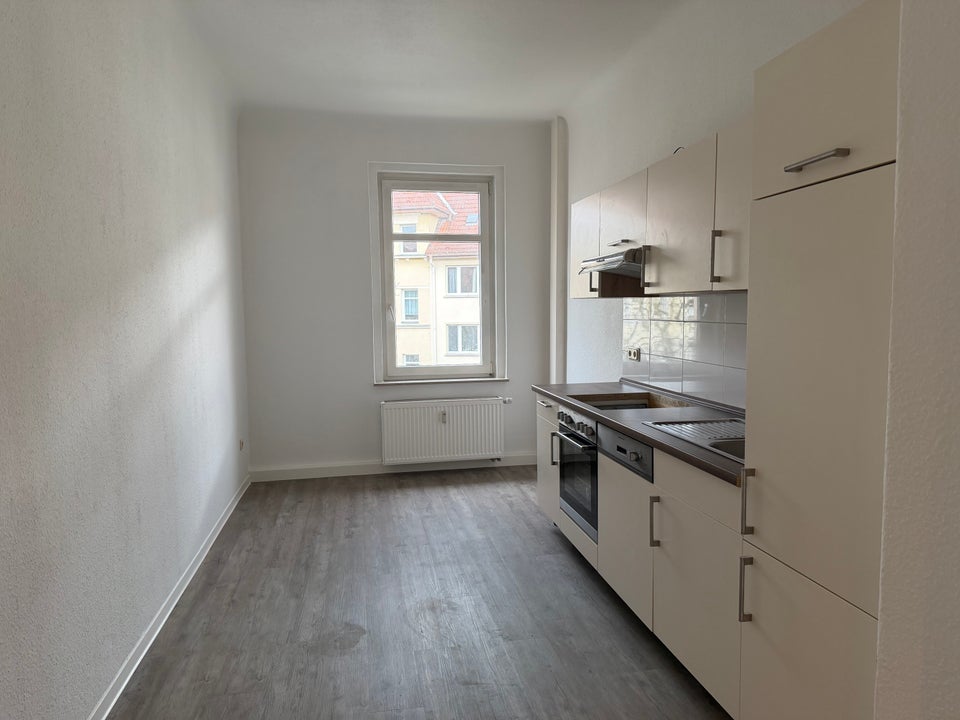 Traumhafte 2-Raum-Wohnung mit genug Platz sucht dich - mit Einbauküche! - Photo 1