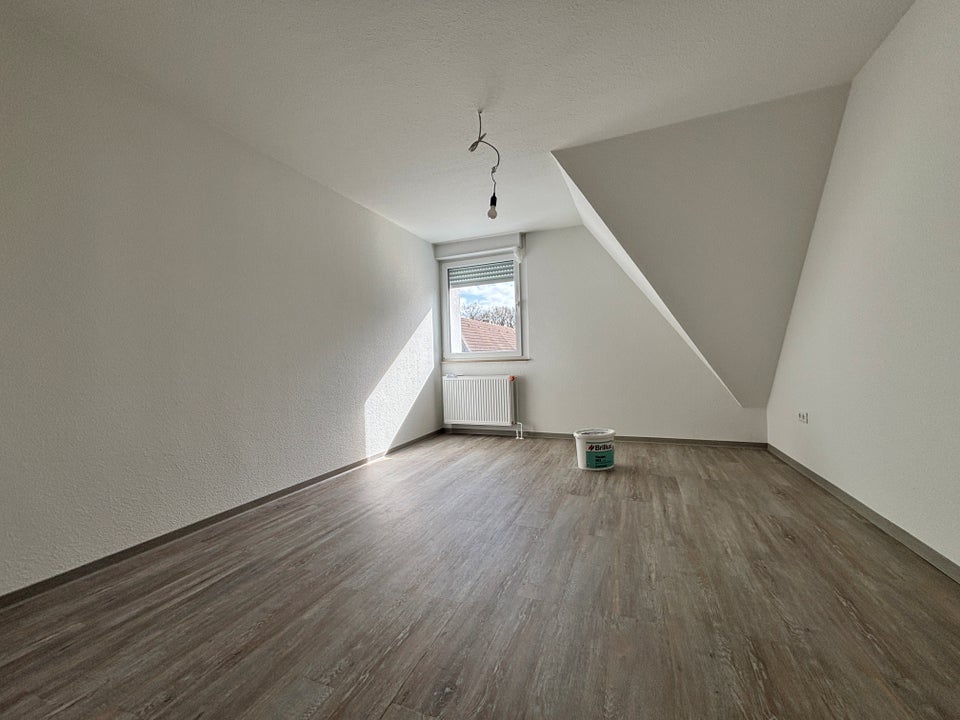 Neu! Moderne 2-Zimmer-Dachgeschosswohnung in ruhiger Waldrandlage – Erstbezug - Photo 5