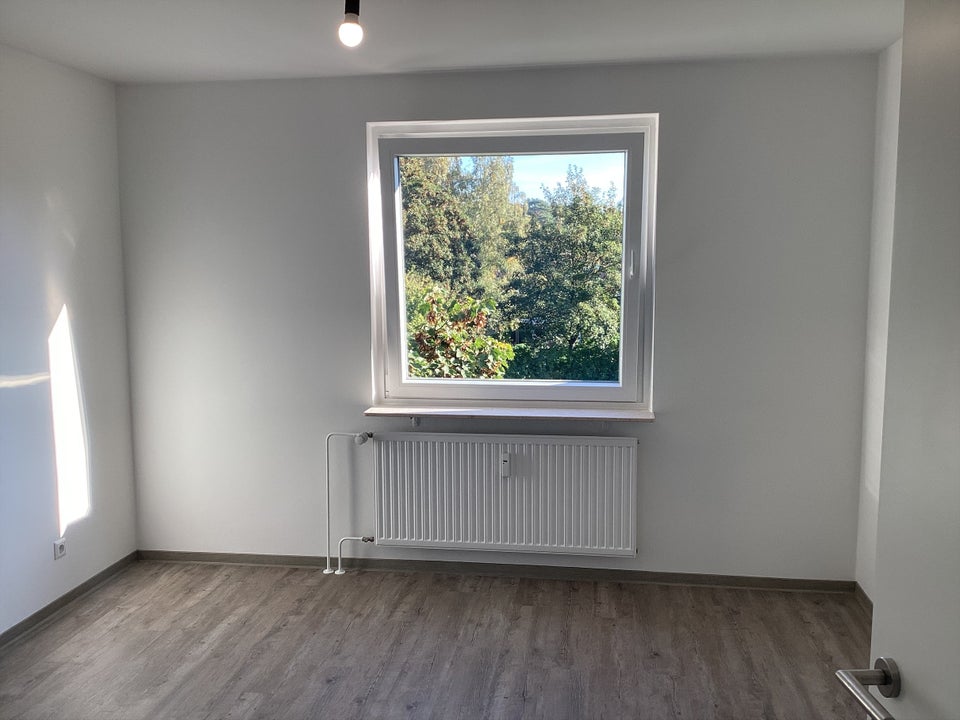 Große 3-Zimmer-Wohnung mit Balkon - Photo 3