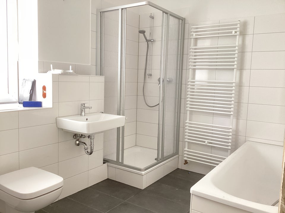 Renovierte Wohnung mit Wohnküche und Terrasse! - Foto 2