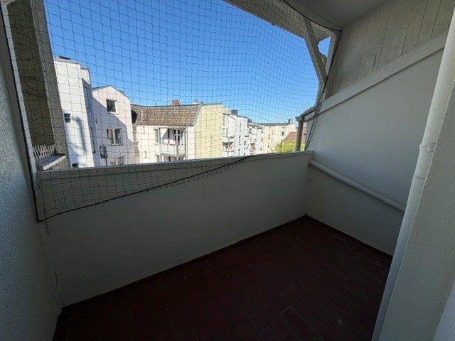 Schöne 3 Zimmer Altbauwohnung mit Loggia und Balkon - Foto 5