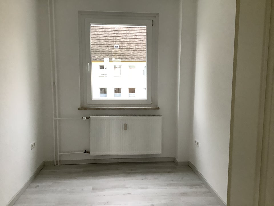 Ansprechend modernisierte Wohnung mit Duschbad und großer Küche - Photo 4