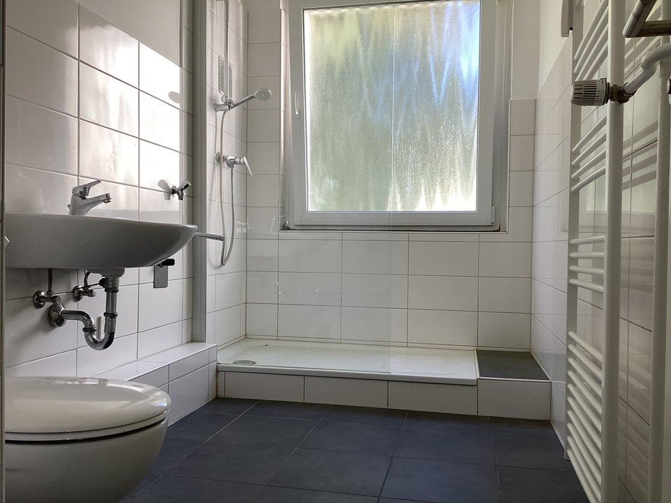 Geräumige 3-Raumwohnung mit Balkon und Blcik ins Grüne - Foto 2