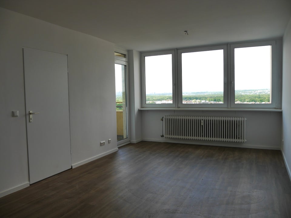 Schöne 2-Zimmer-Wohnung mit Skyline-Blick in Maintal-Bischofsheim zu vermieten - Foto 1