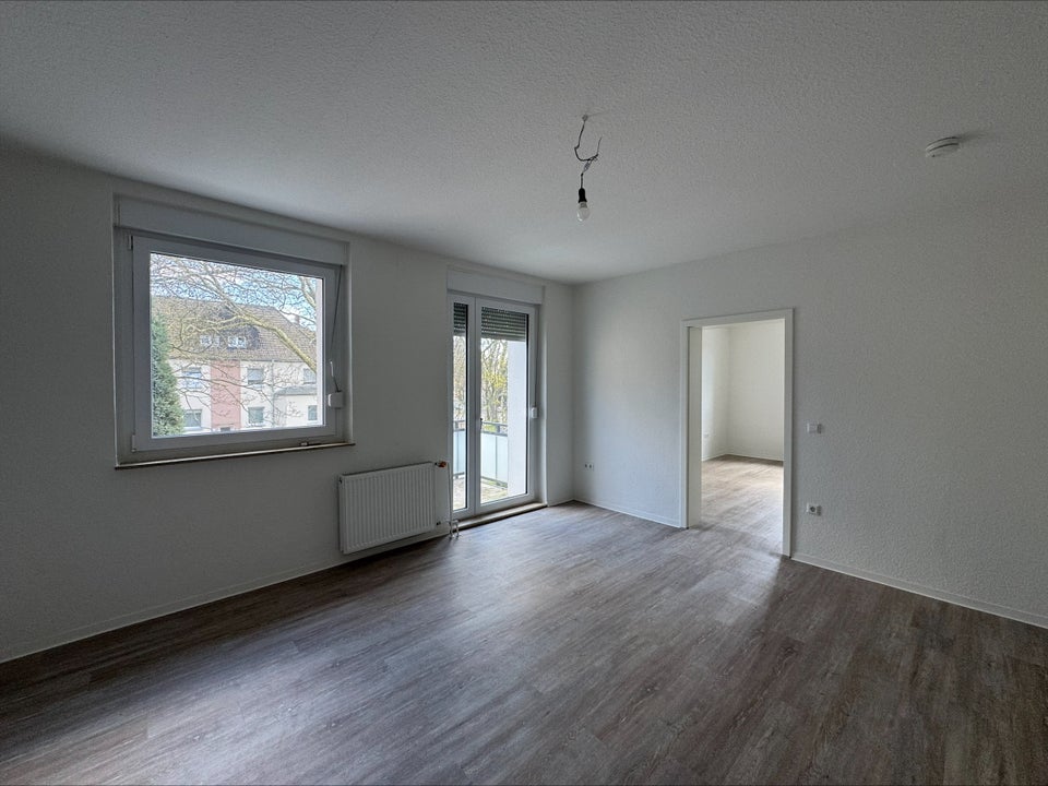 Bezaubernde Dachwohnung zum kleinen Preis - Foto 3