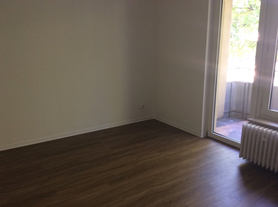 Top Lage! 2020 Sanierte/Renovierte 1-Zimmer-Wohnung mit Balkon in Stadtlage - Foto 1