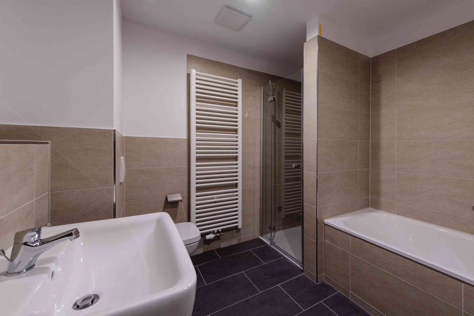 exklusive 2-Zimmer-Wohnung im Herzen der City-Fußbodenheizung- Parkett-Aufzug - Foto 2