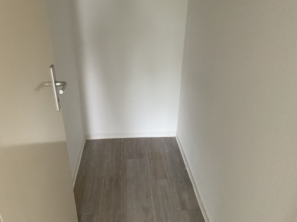 Moderne 3-Zimmer-Wohnung mit Balkon - Foto 4