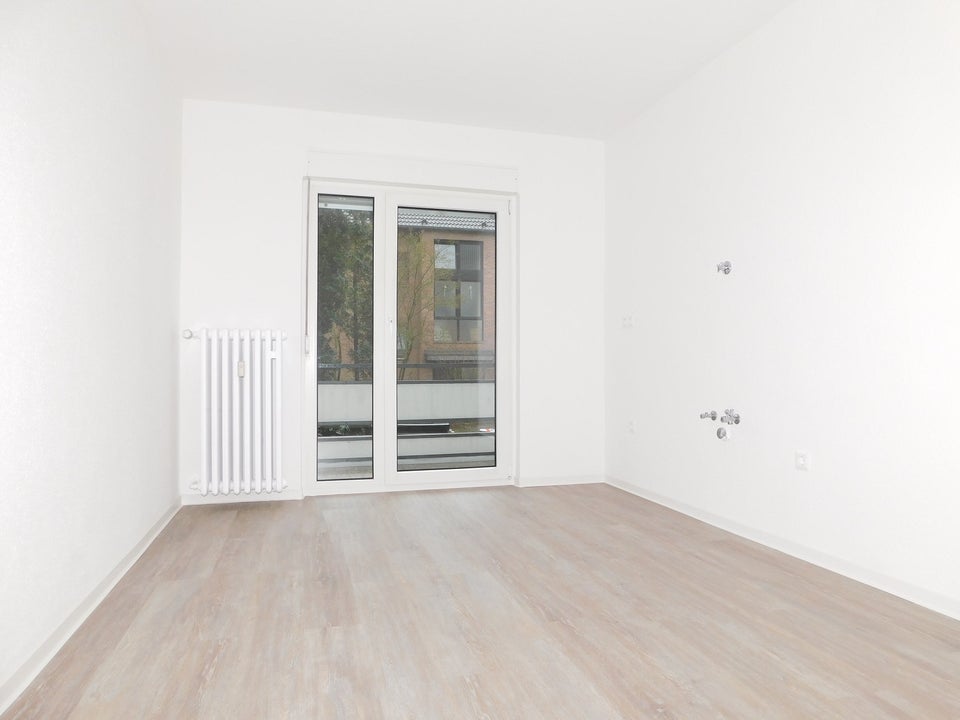 Frisch renovierte 2-Zi.-Whg. mit neuem Bad und neuem Boden - Photo 1