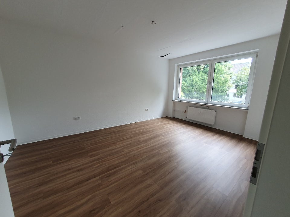 Südviertel: Bezugsfertige 3-Zi.-Whg. mit sehr großem Balkon - Photo 5