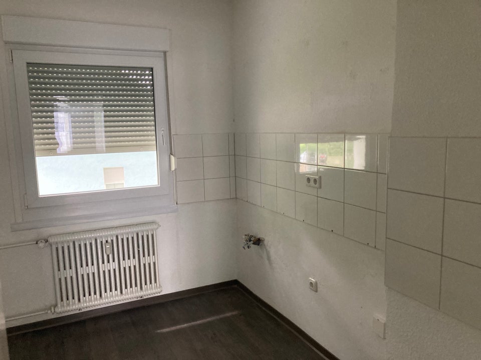 Zum Einzug bereit - ansprechend freundliche Wohnung mit Balkon - Photo 1