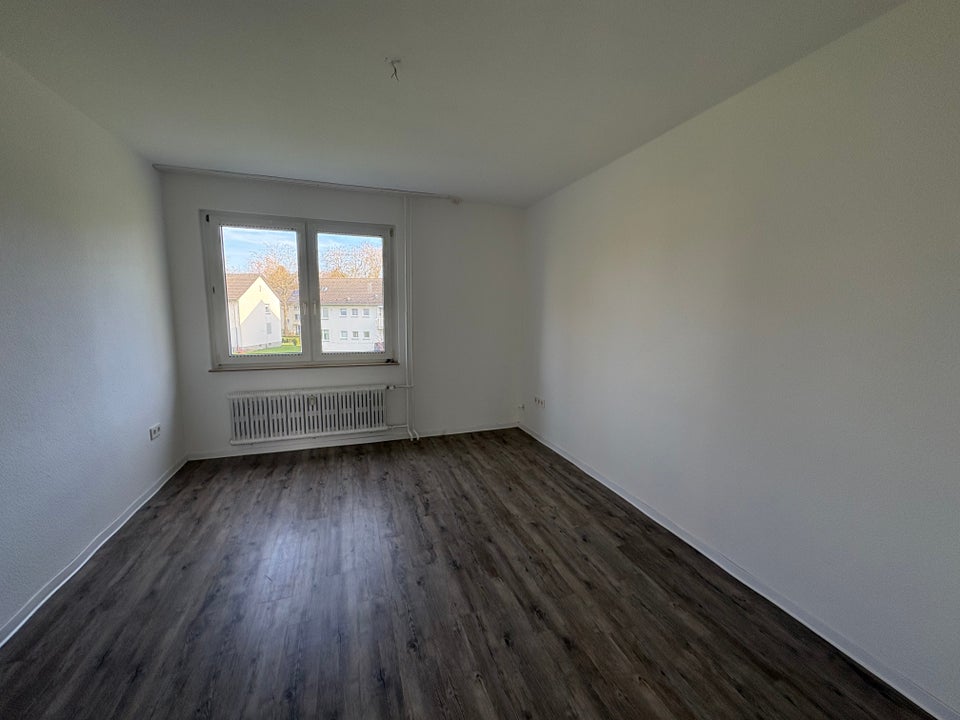 Renovierte 2-Zimmer-Wohnung in gepflegtem Mehrfamilienhaus in Stoppenberg - Foto 1