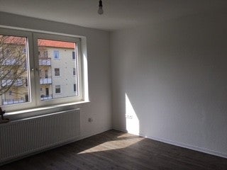 Attraktiv! Günstige 2-Zimmer-Wohnung mit Balkon - Foto 1