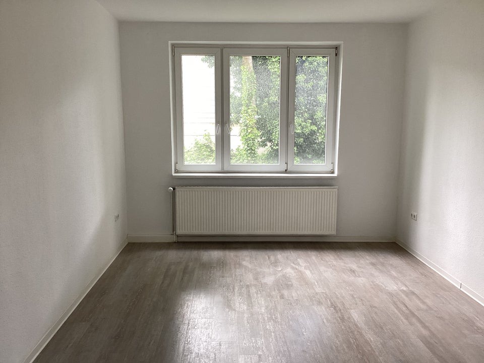 Nahe Braunschweiger Platz: Gepflegte 3-Zimmer-Wohnung mit ca. 70 m² Wohnfläche - Photo 1