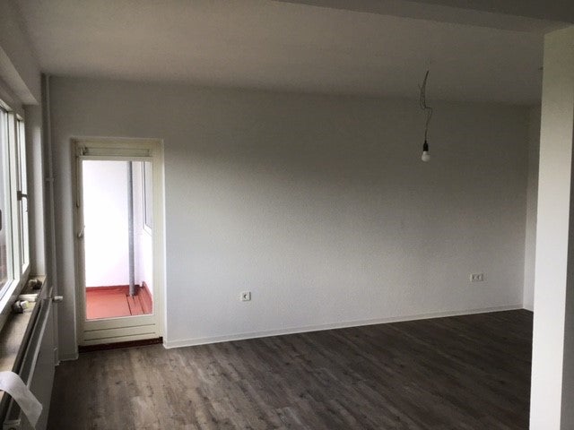 Renovierte 2-Zimmer-Wohnung mit Balkon - Foto 1