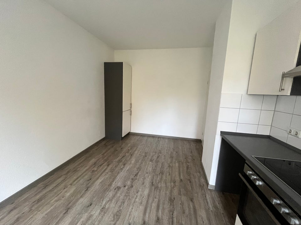 Attraktive, bezugsfreie 3-Zimmer-Wohnung mit moderner Einbauküche in erstklassiger Lage - Photo 5