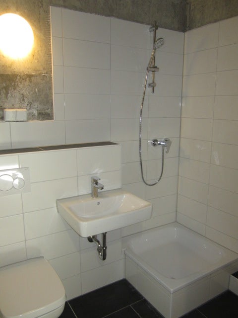 Wohnung sucht Maler - unrenovierte 3 Zimmer Wohnung mit neu gefliestem Duschbad in Kaulsdorf - Foto 3