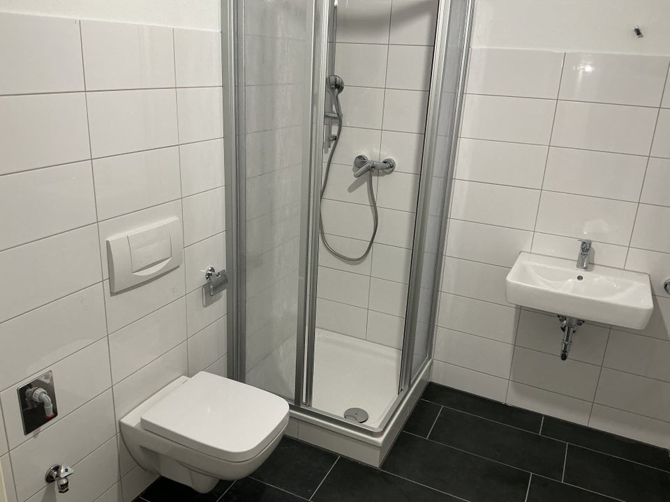 Ruhige 2R-Wohnung im Hinterhaus zu vermieten - Foto 4