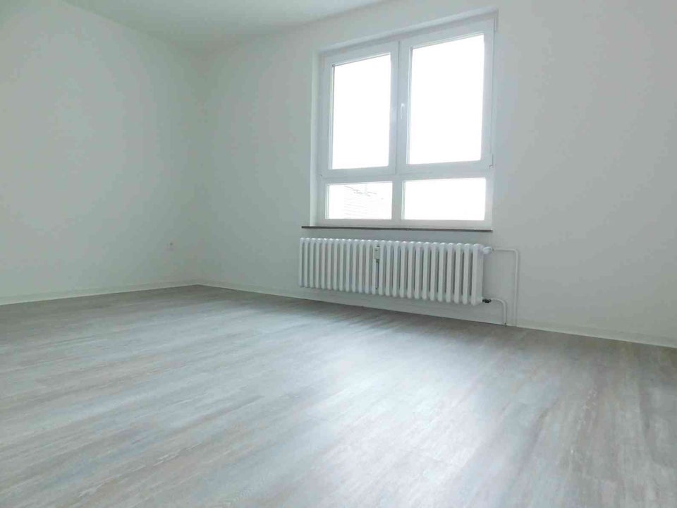 Bezugsfertige 4-Zimmer Wohnung in einem modernisiertem Gebäude - Foto 3