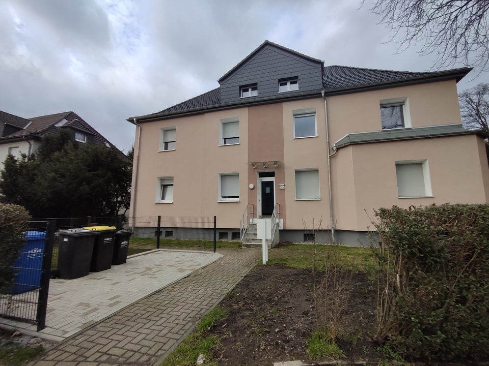 Wohlfühlen im neuen Zuhause: gemütliche 2,5 Raum Wohnung - komplett renoviert! - Photo 2