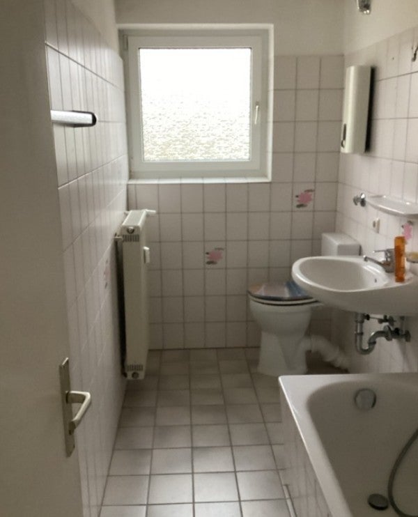 2-Zimmerwohnung mit Balkon und EBK - Foto 3