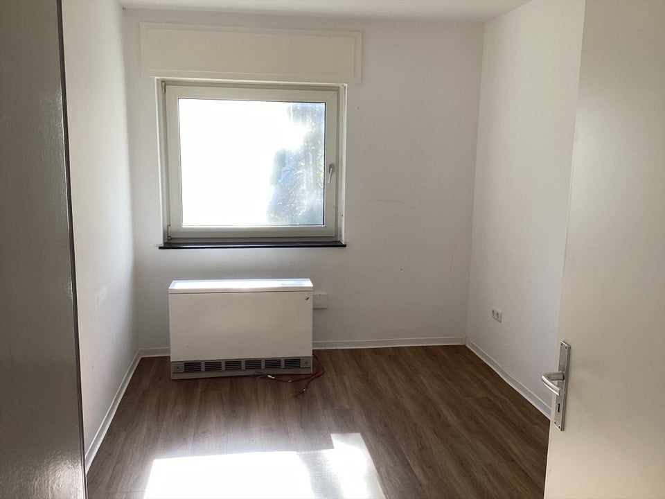 Wohlfühlen leicht gemacht: 3 Zimmer mit Balkon im Erdgeschoss - Foto 1