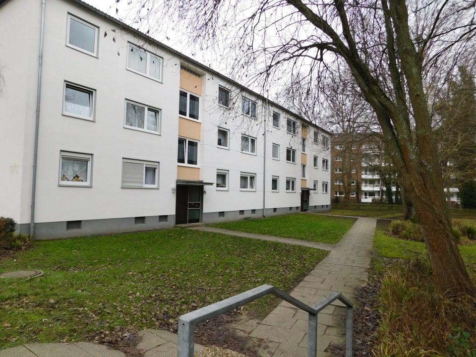 Einzugsbereit neu renvoiert mit Balkon und ordentlich Platz für eine kleine Familie! - Foto 3