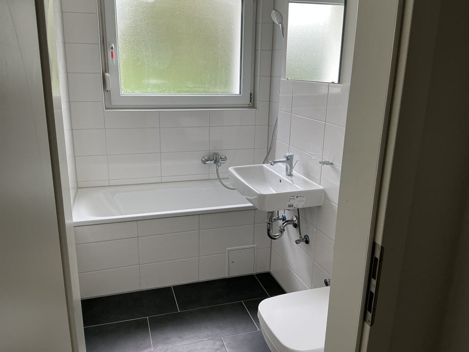 Reinkommen und Wohlfühlen: großzügige 3-Zimmer-Wohnung im Erdgeschoss - Foto 3