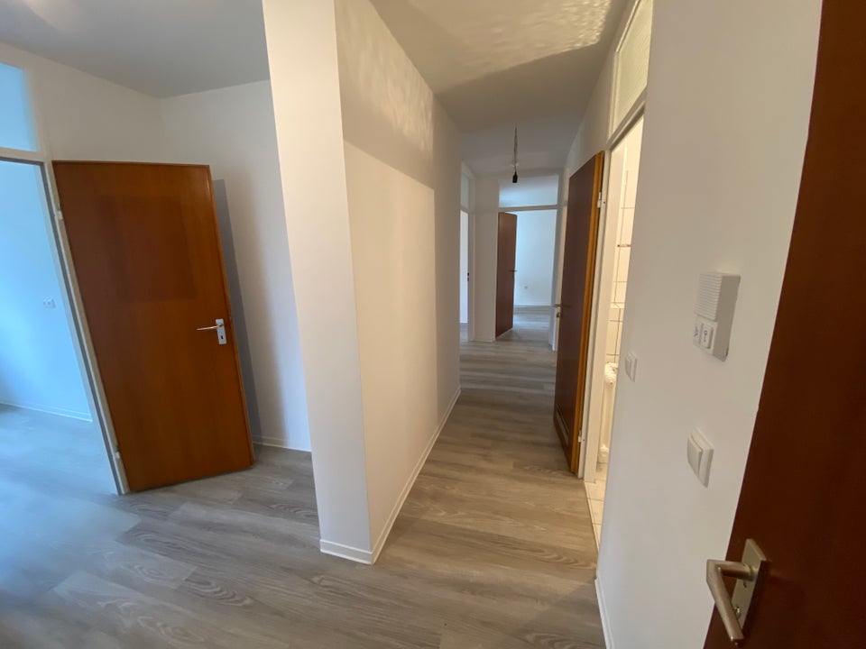 Ihr neues Zuhause: großzügige 4-Zimmer-Wohnung mit Balkon - Foto 4