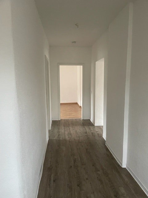 Schöne 3-Zimmerwohnung mit modernisierten Tageslichtbad und Laminat... - Photo 4