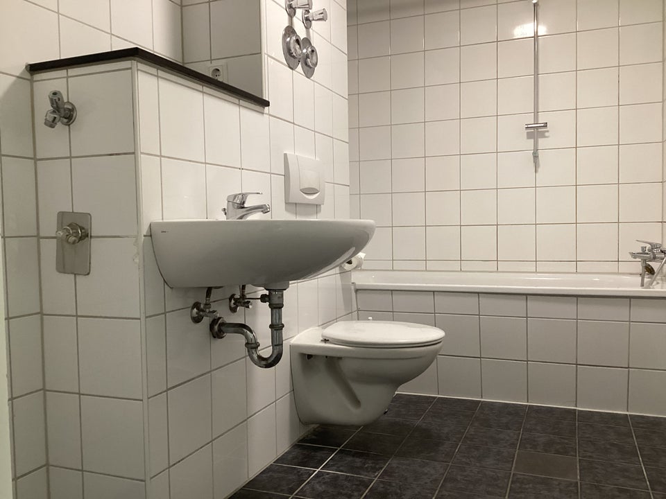 Helle 3 Zimmerwohnung mit Balkon zu vermieten - Foto 1