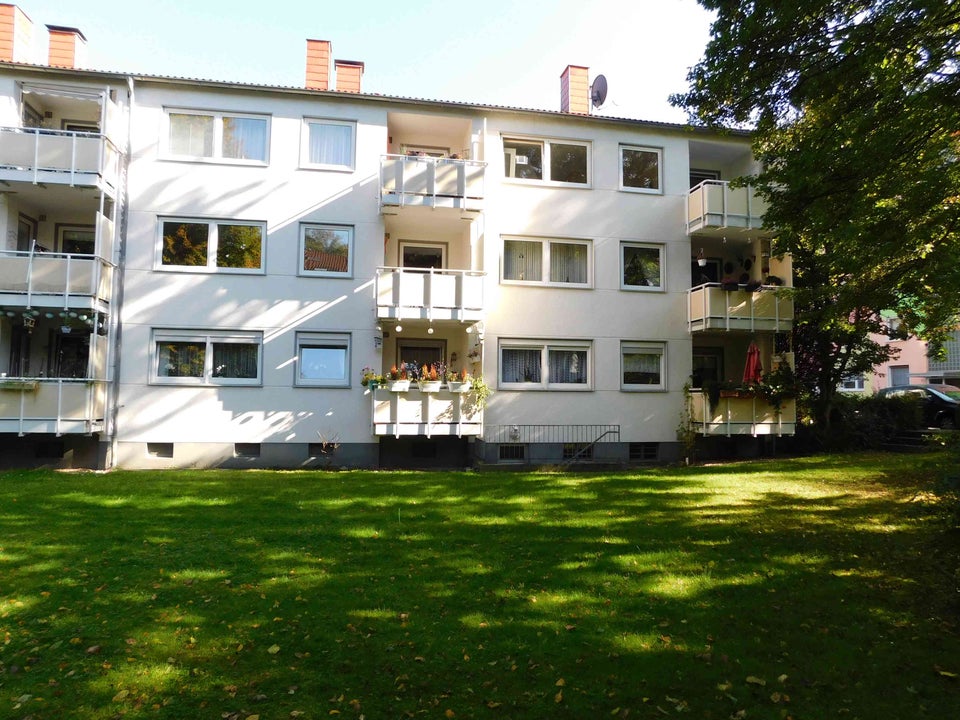Alles neu! Einzugsbereite Wohnung mit tollem Balkon, ideal für die kleine Familie! - Foto 2