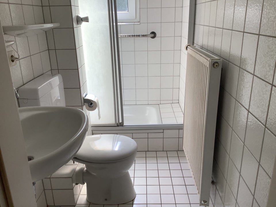 Schöne 2-Zimmer-Wohnung mit Balkon! - Foto 2